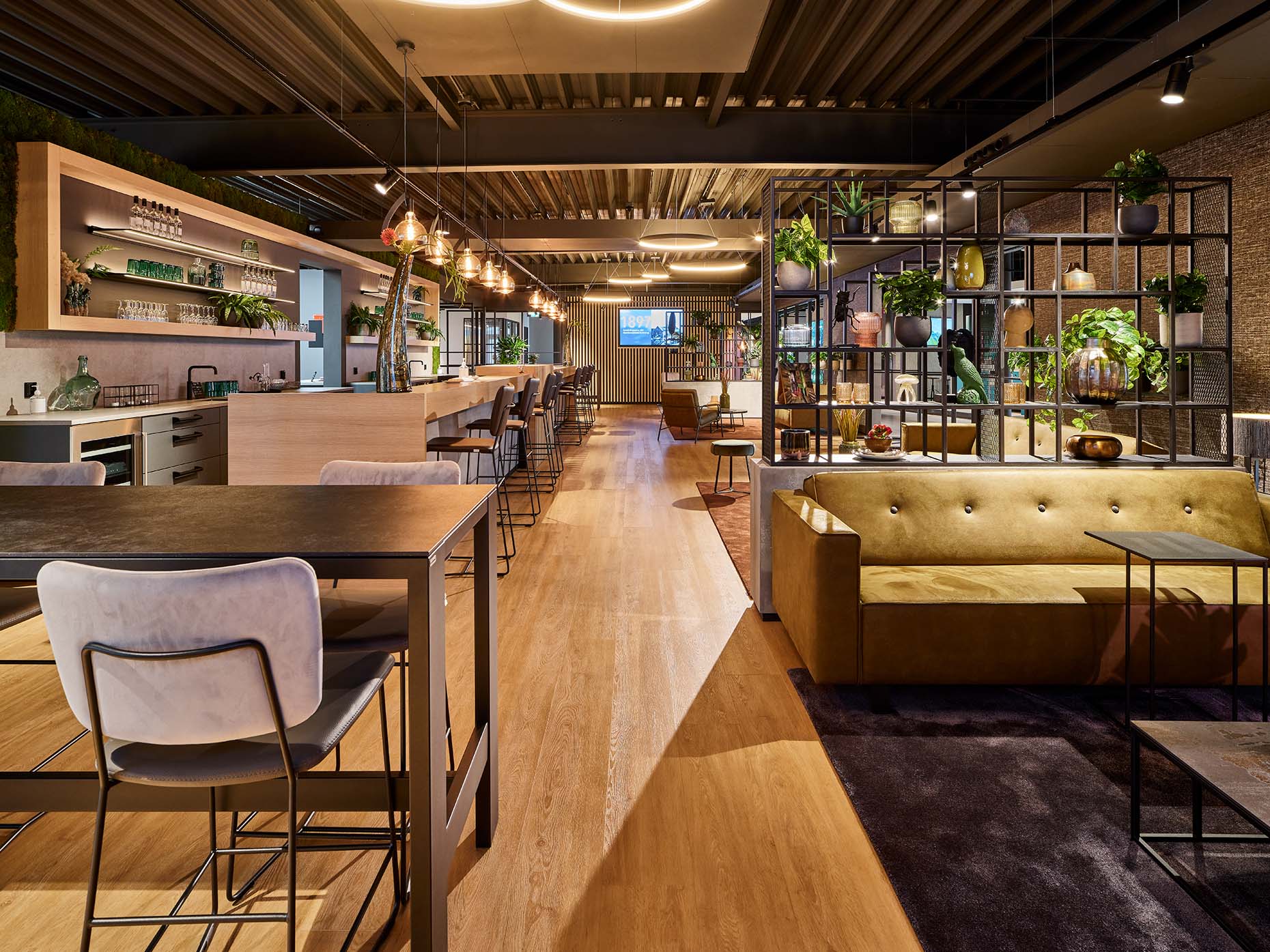 BertPlantagie-DKGShowroom-091220-086-01