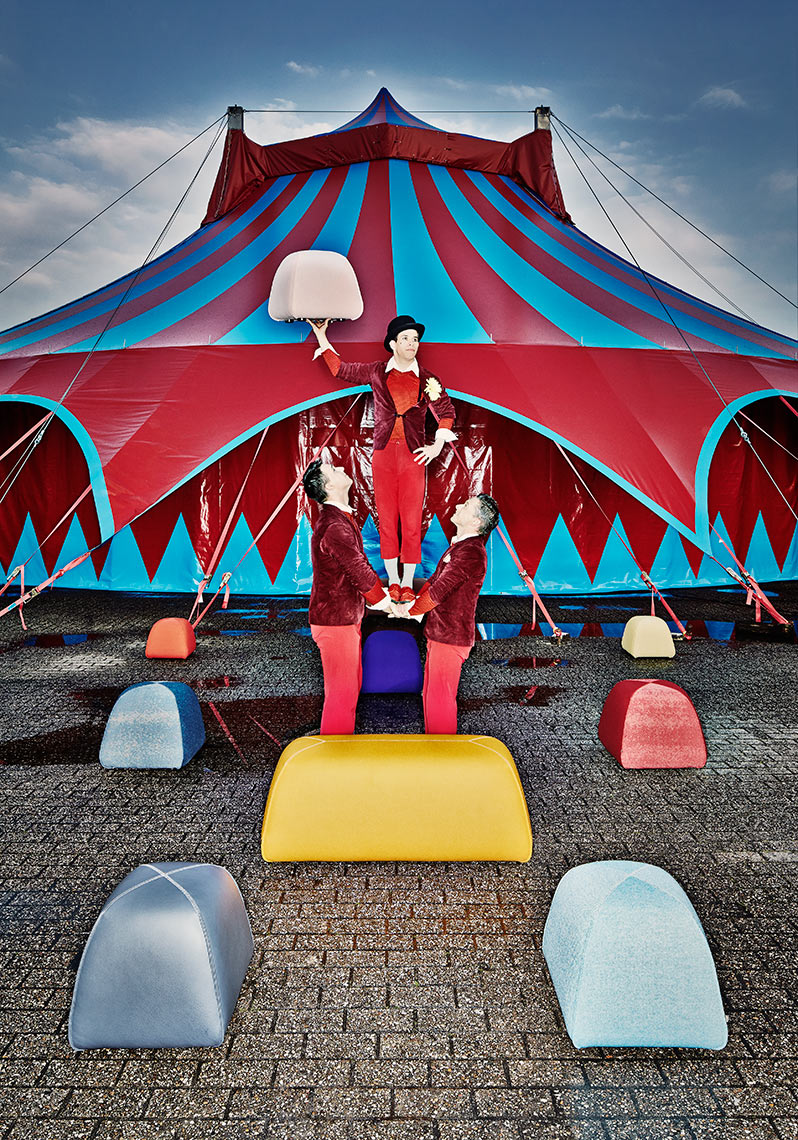 Circus artists with dutch design furniture Designonstock
